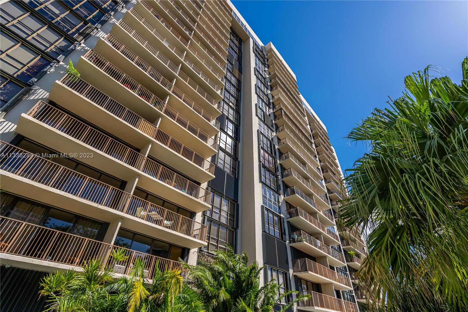 1450 Brickell Bay Dr Unit: 1006
