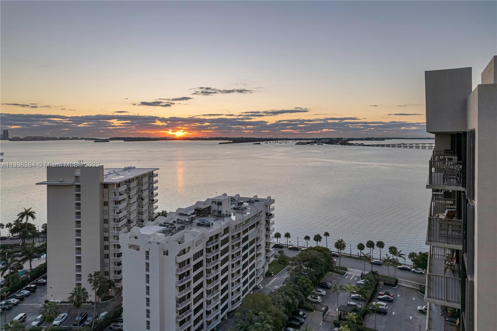 1450 Brickell Bay Dr Unit: 1006