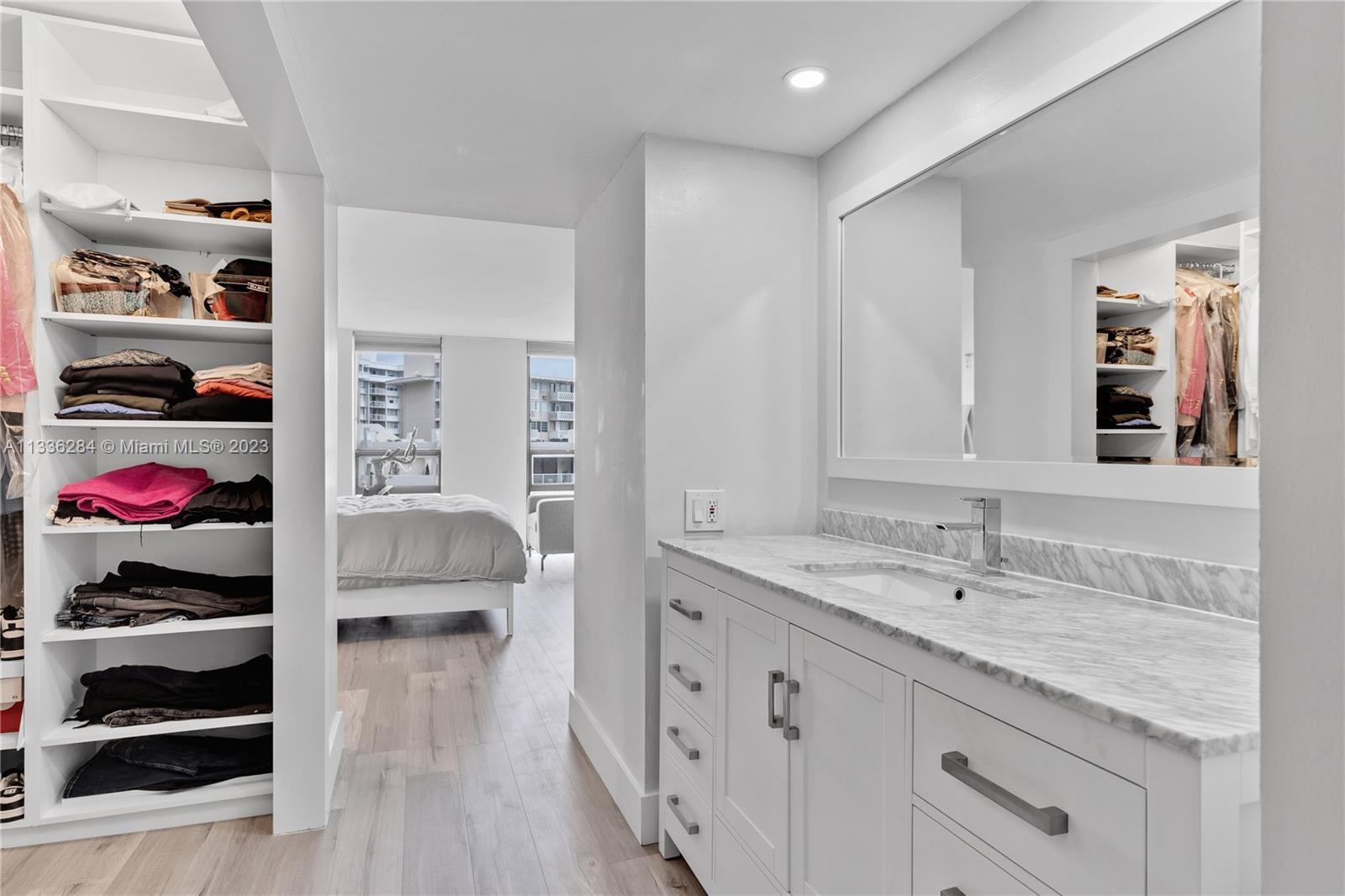 1450 Brickell Bay Dr Unit: 1006