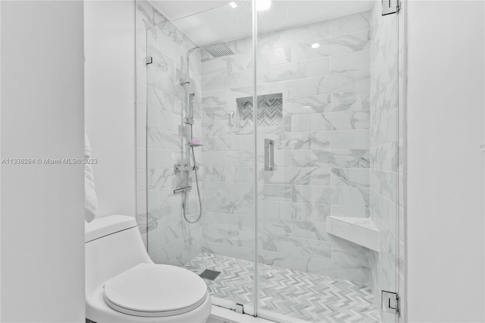 1450 Brickell Bay Dr Unit: 1006