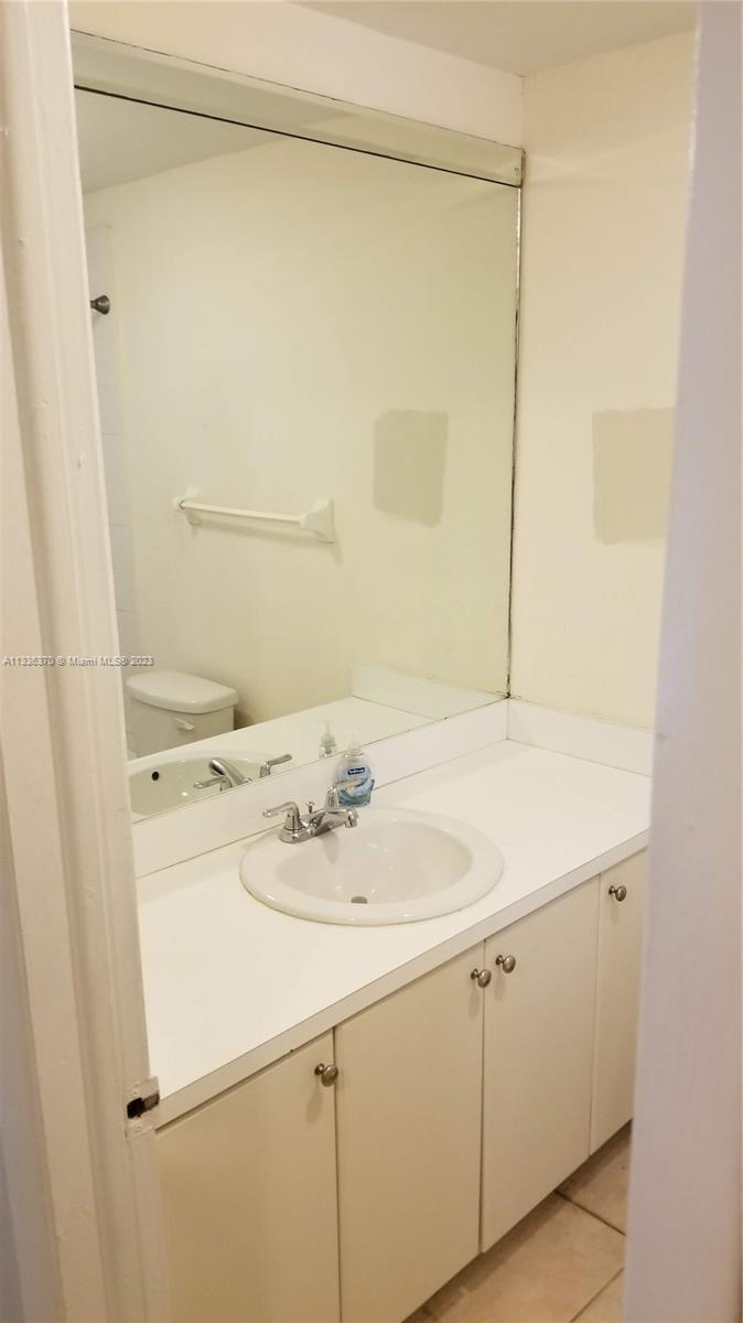 8650 SW 109 AV Unit: 3-210
