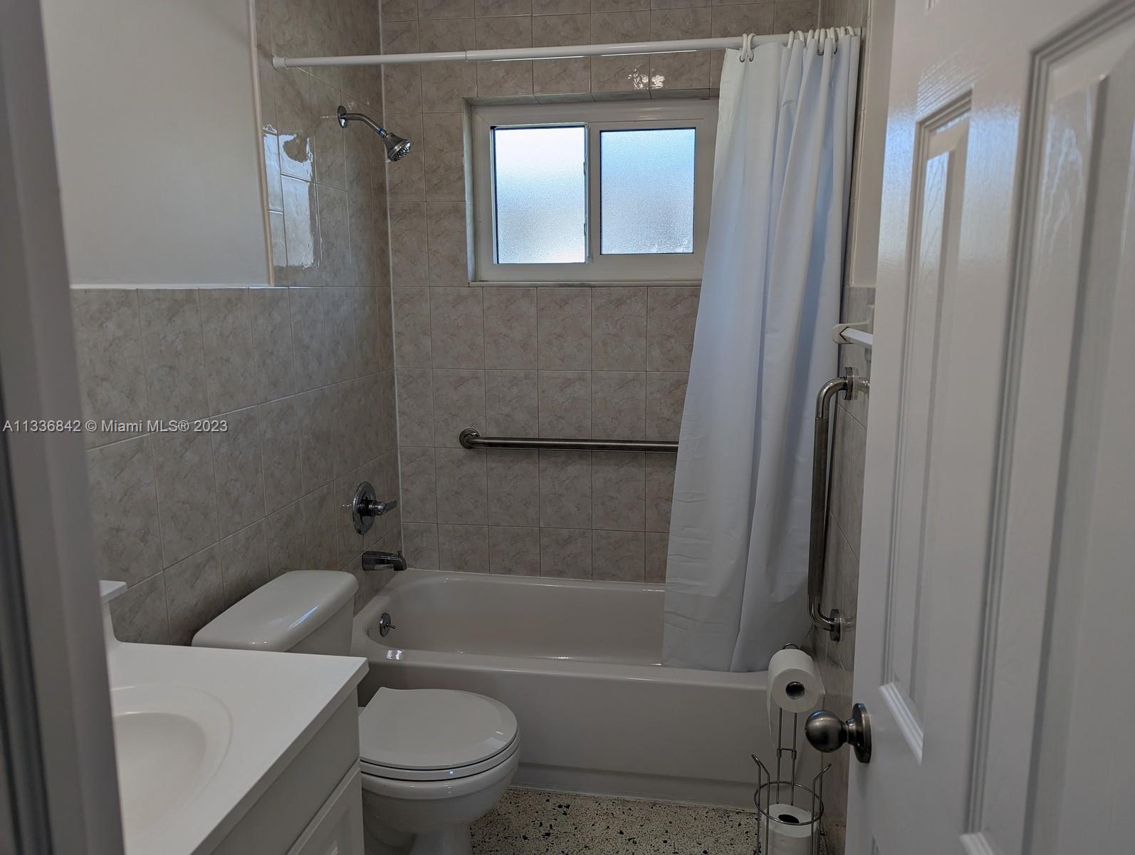 3556 SW 13th Ter Unit: 3556