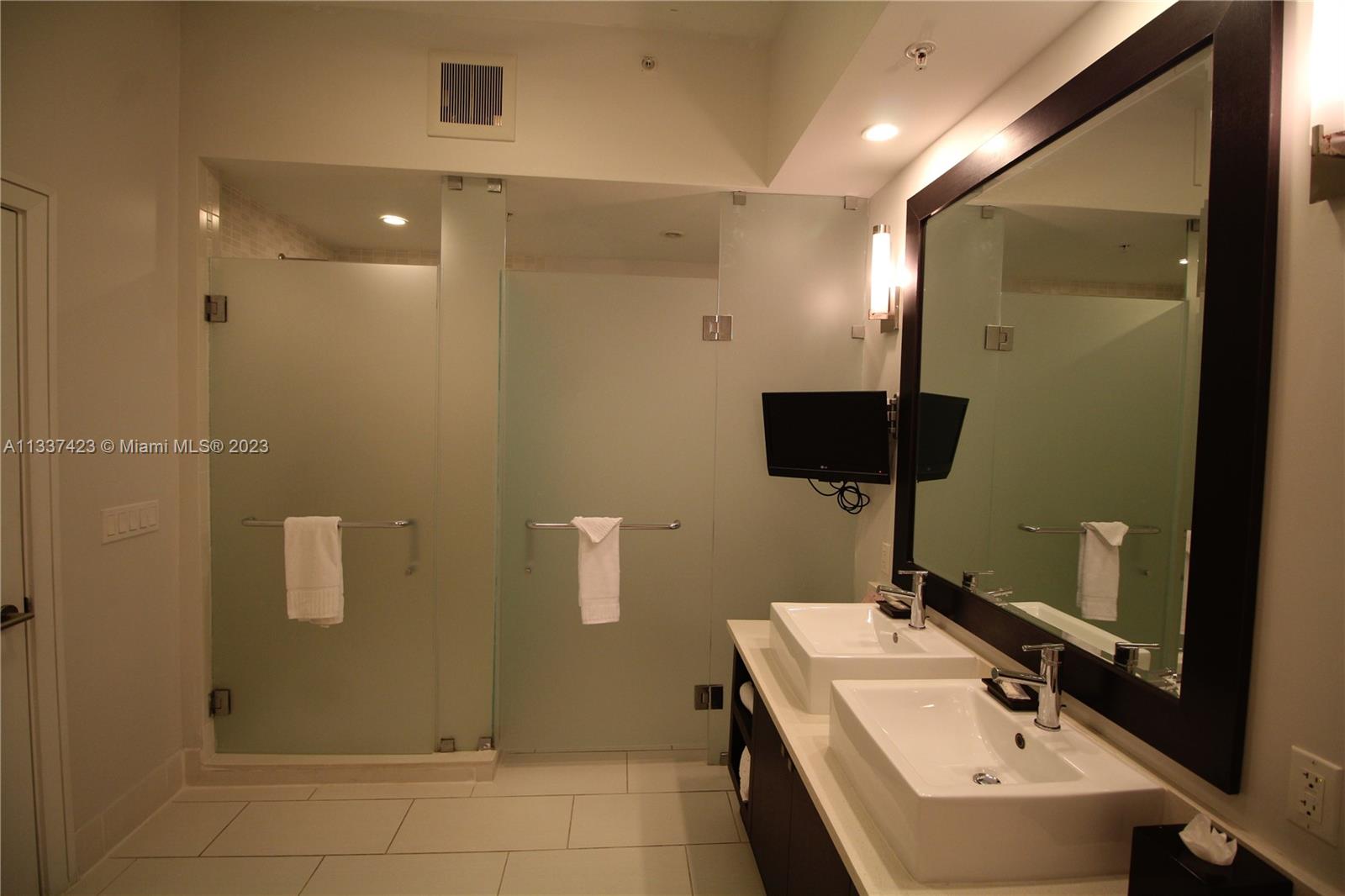 5300 NW 87th Ave Unit: 911