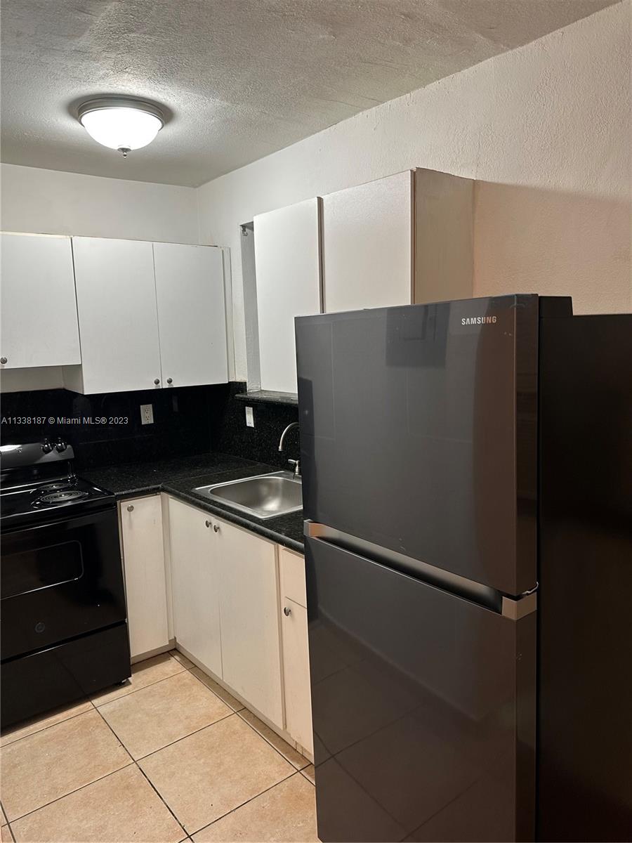 1462 SW 19th Ave Unit: c