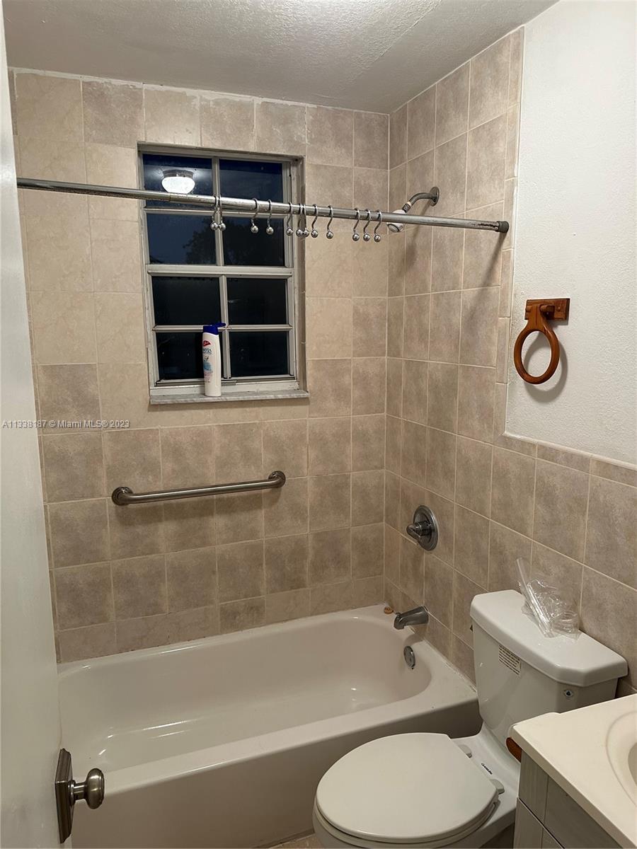 1462 SW 19th Ave Unit: c