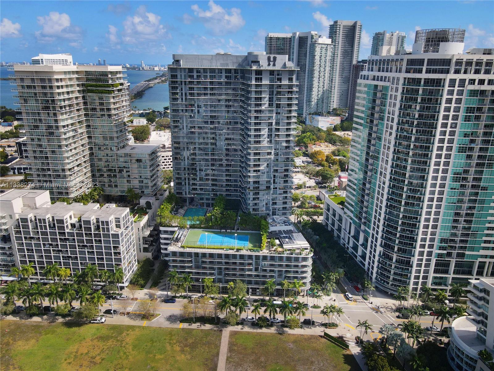 121 NE 34th St Unit: 3016