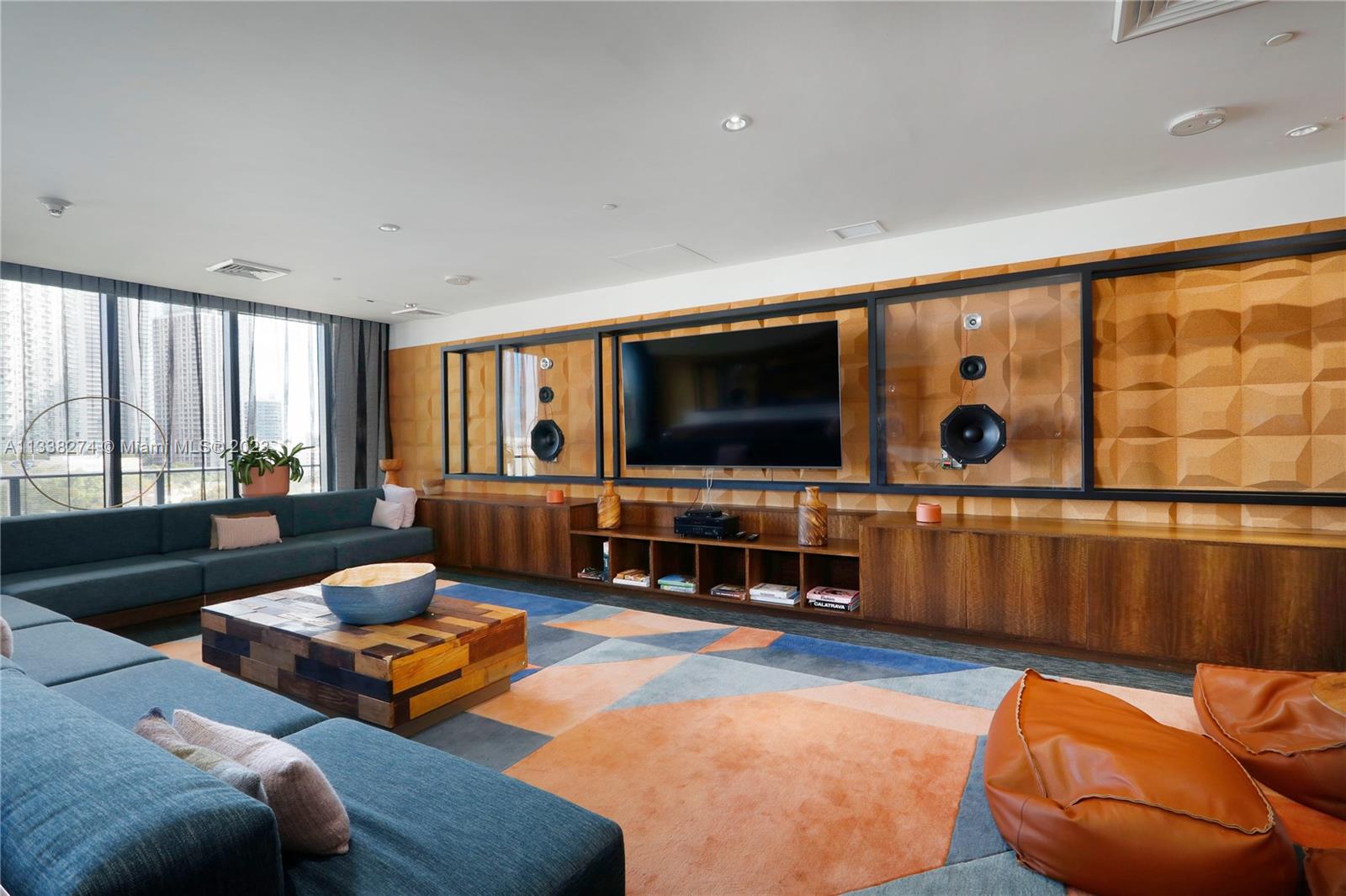 121 NE 34th St Unit: 3016