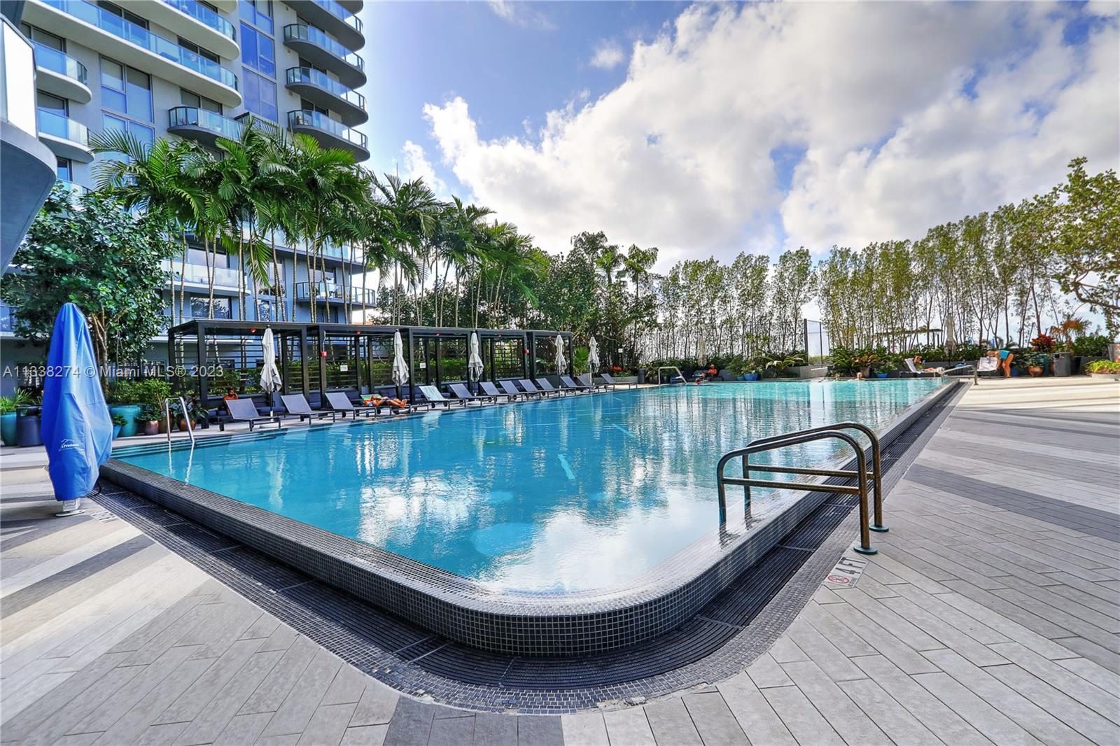 121 NE 34th St Unit: 3016