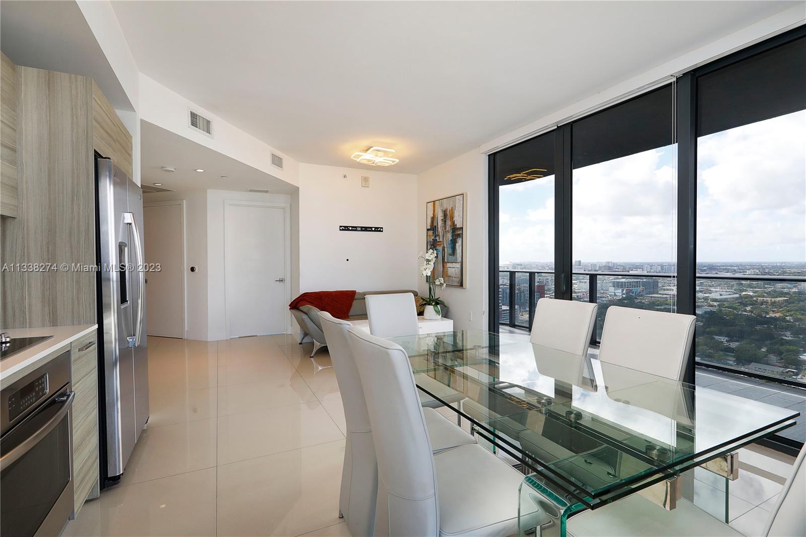 121 NE 34th St Unit: 3016