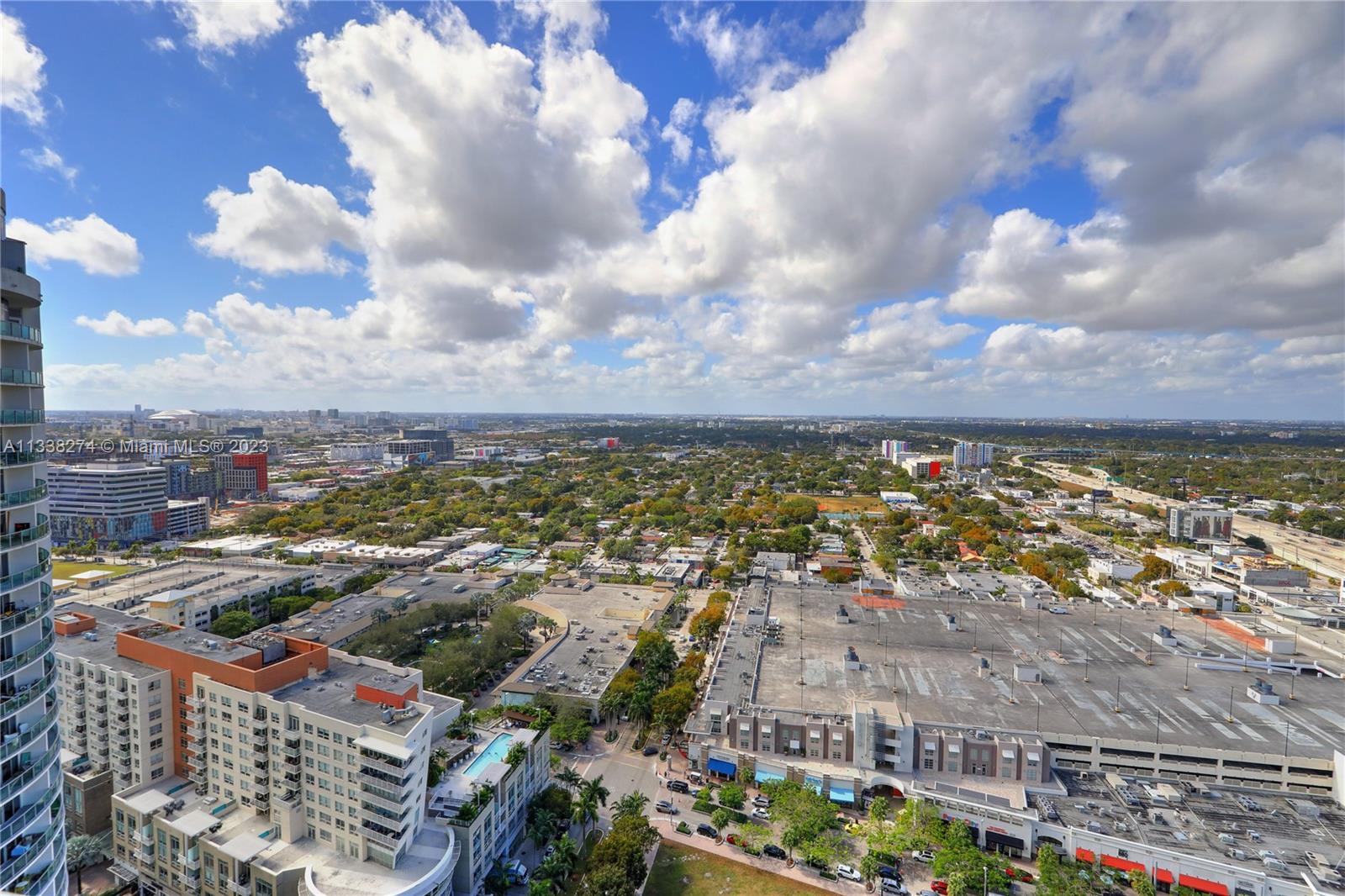 121 NE 34th St Unit: 3016