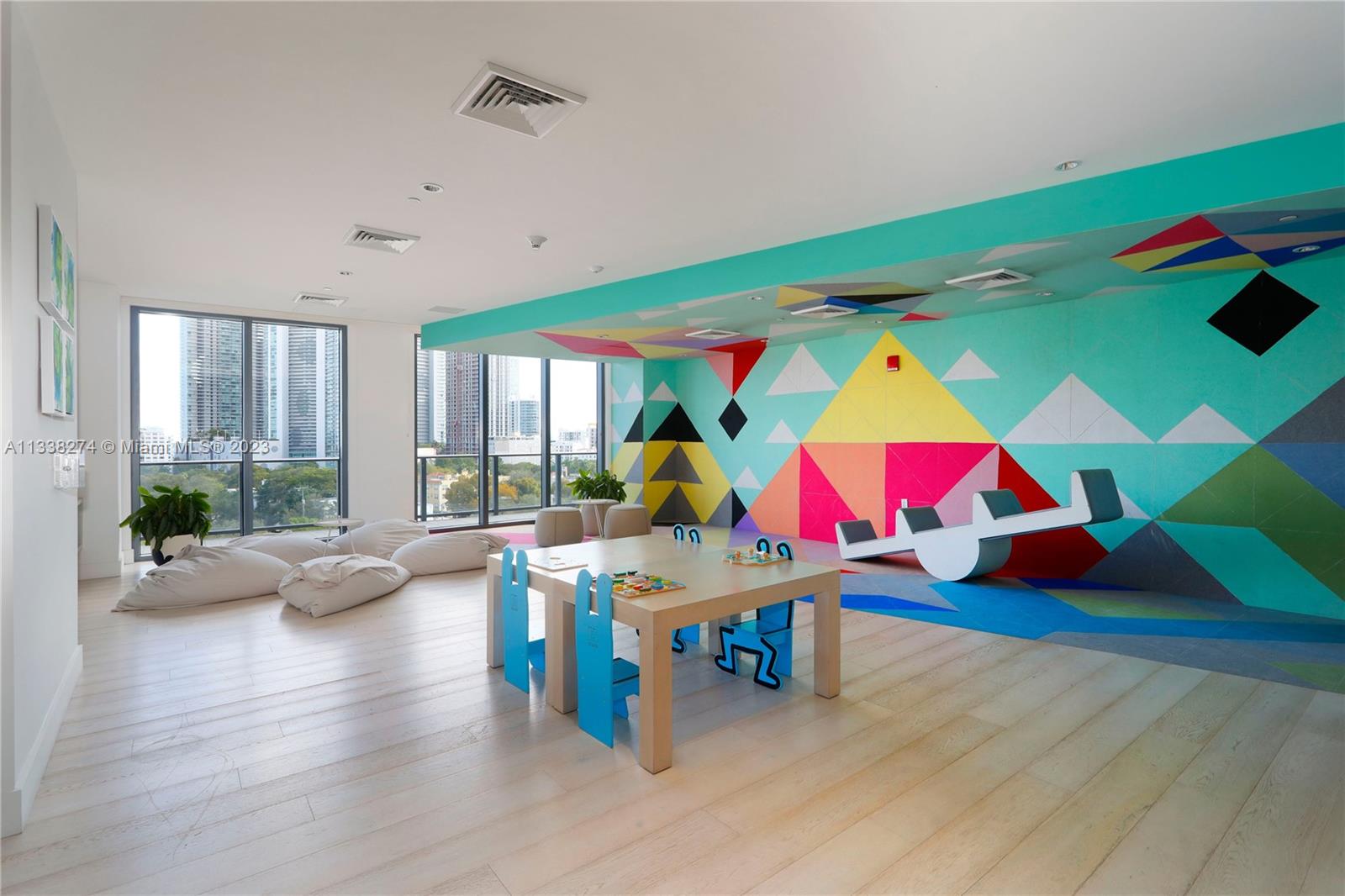 121 NE 34th St Unit: 3016