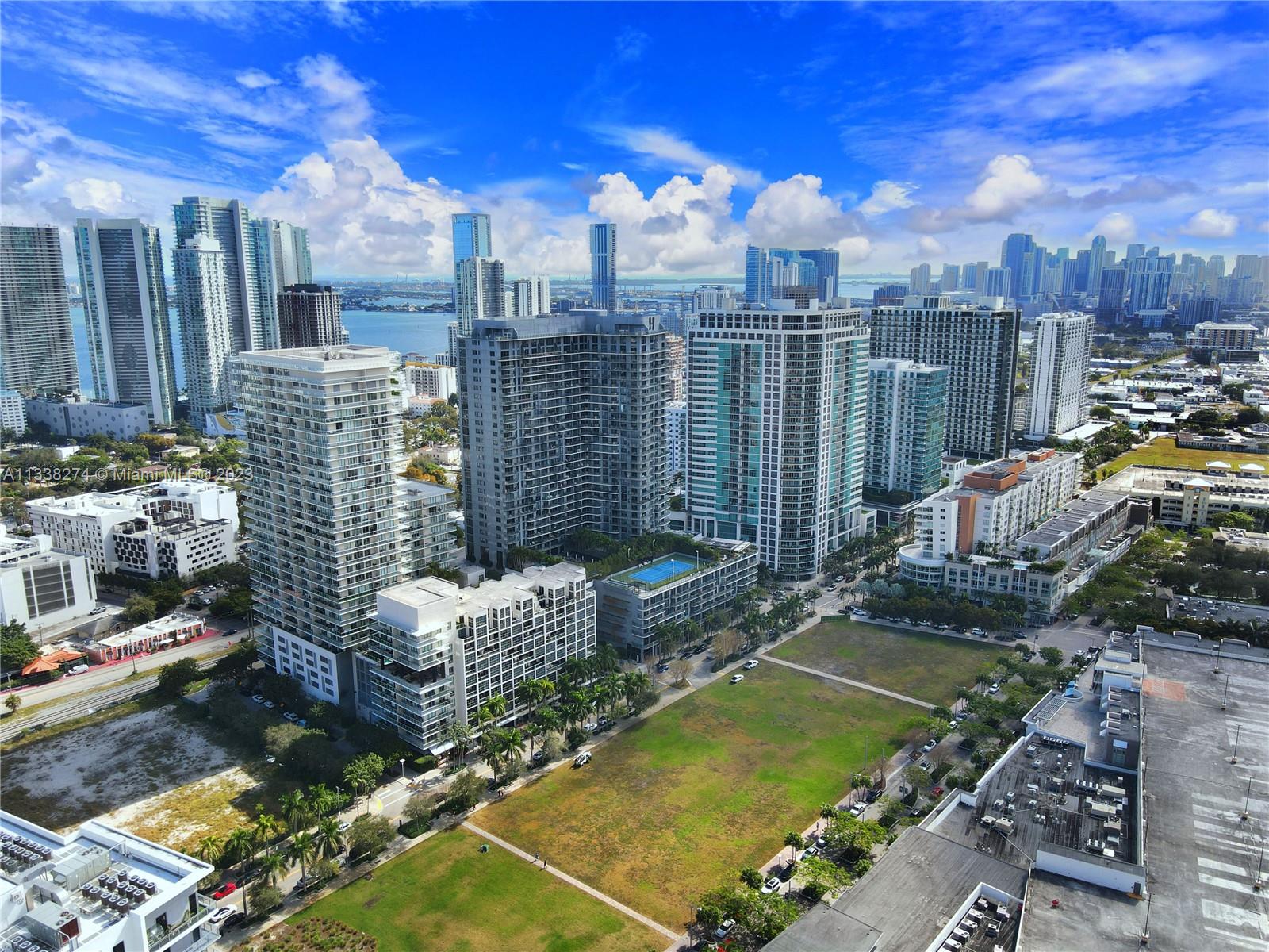 121 NE 34th St Unit: 3016