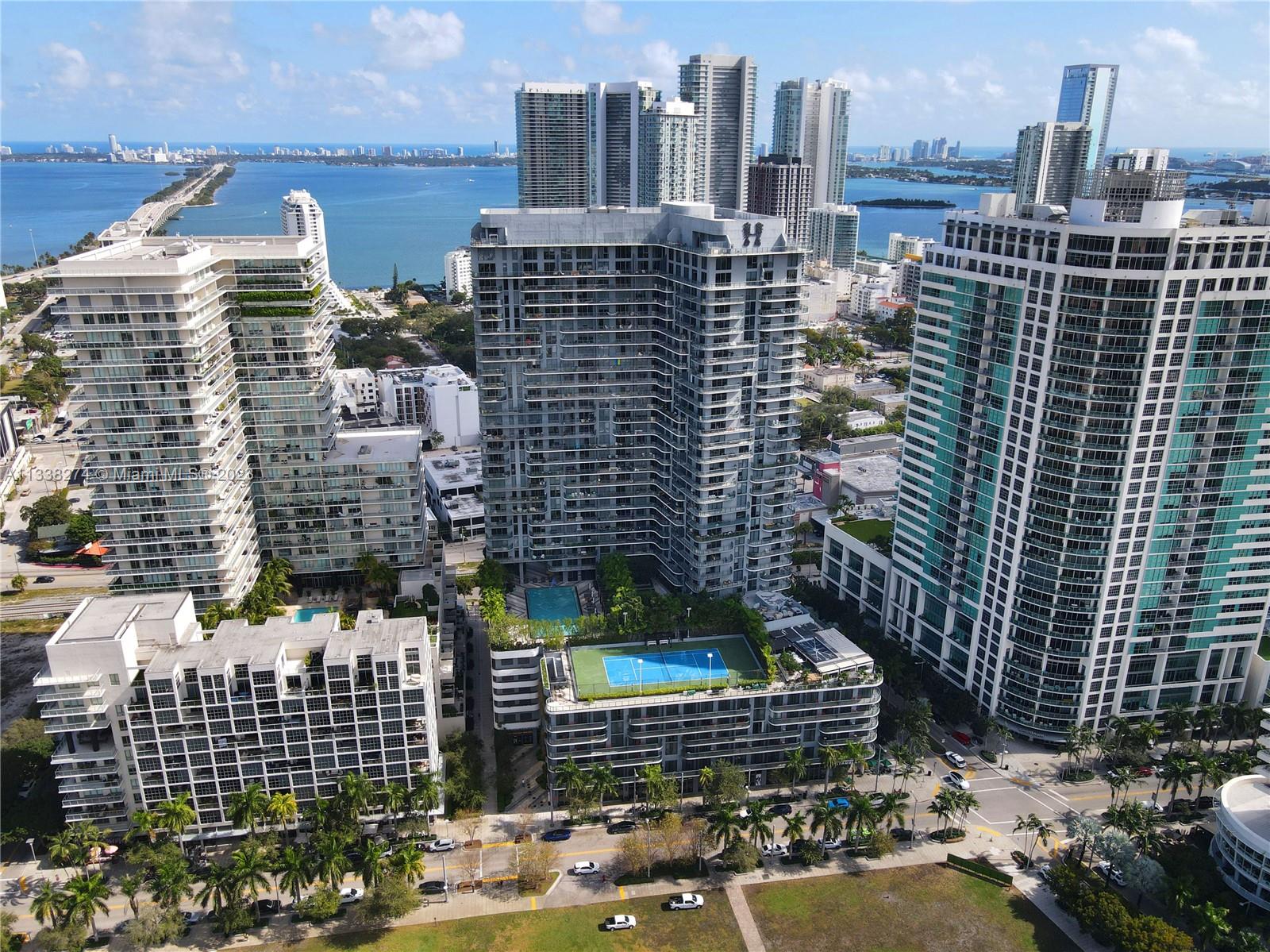 121 NE 34th St Unit: 3016