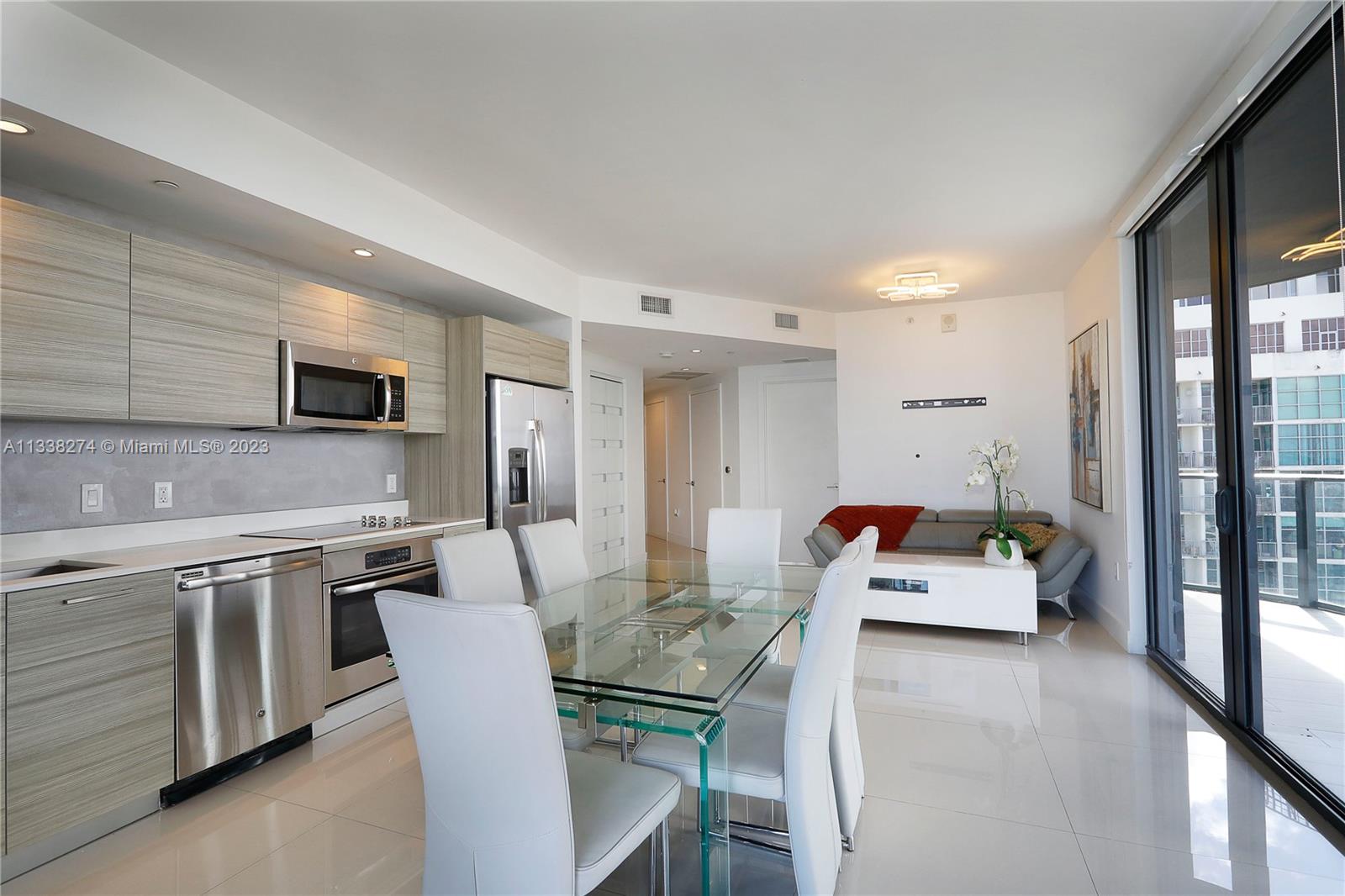 121 NE 34th St Unit: 3016