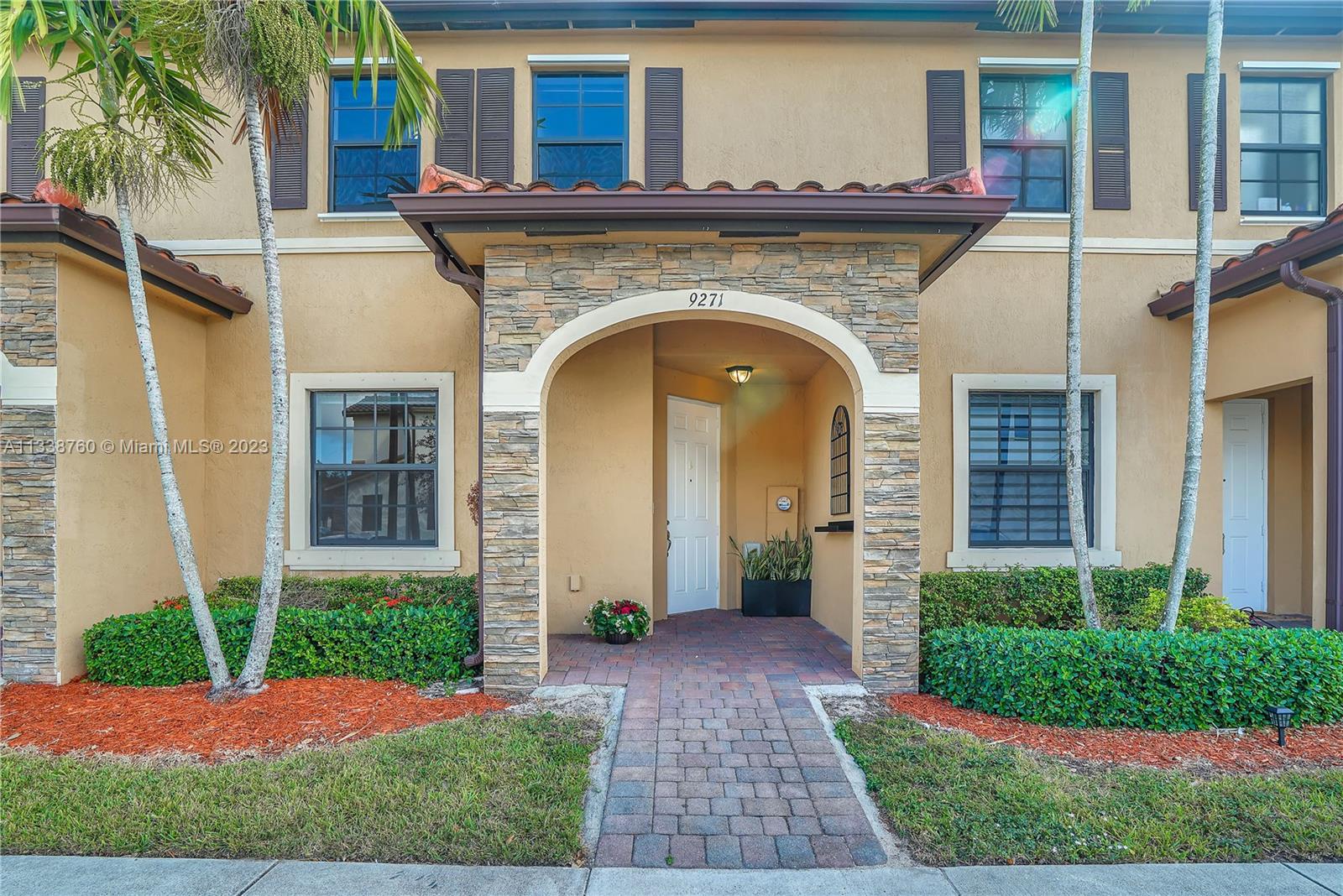 9271 W 32nd Ln Unit: 9271