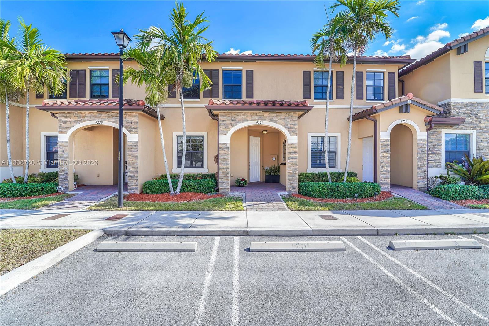 9271 W 32nd Ln Unit: 9271