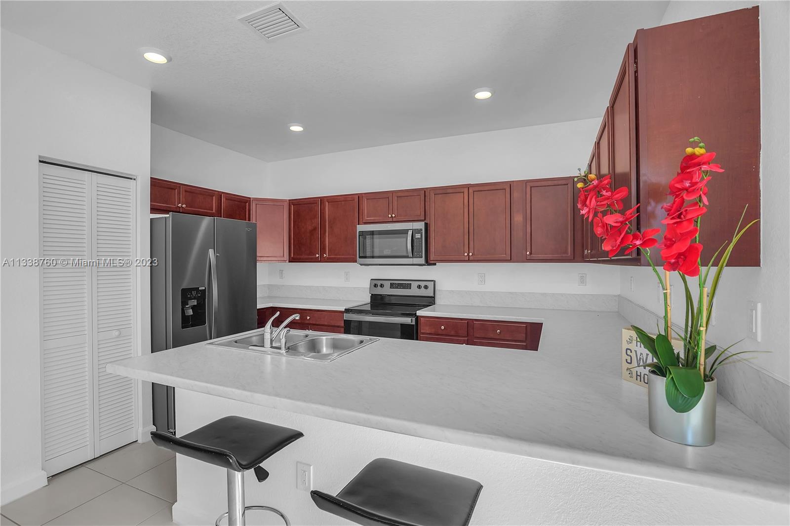 9271 W 32nd Ln Unit: 9271