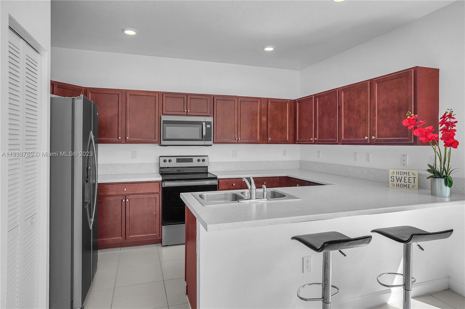 9271 W 32nd Ln Unit: 9271