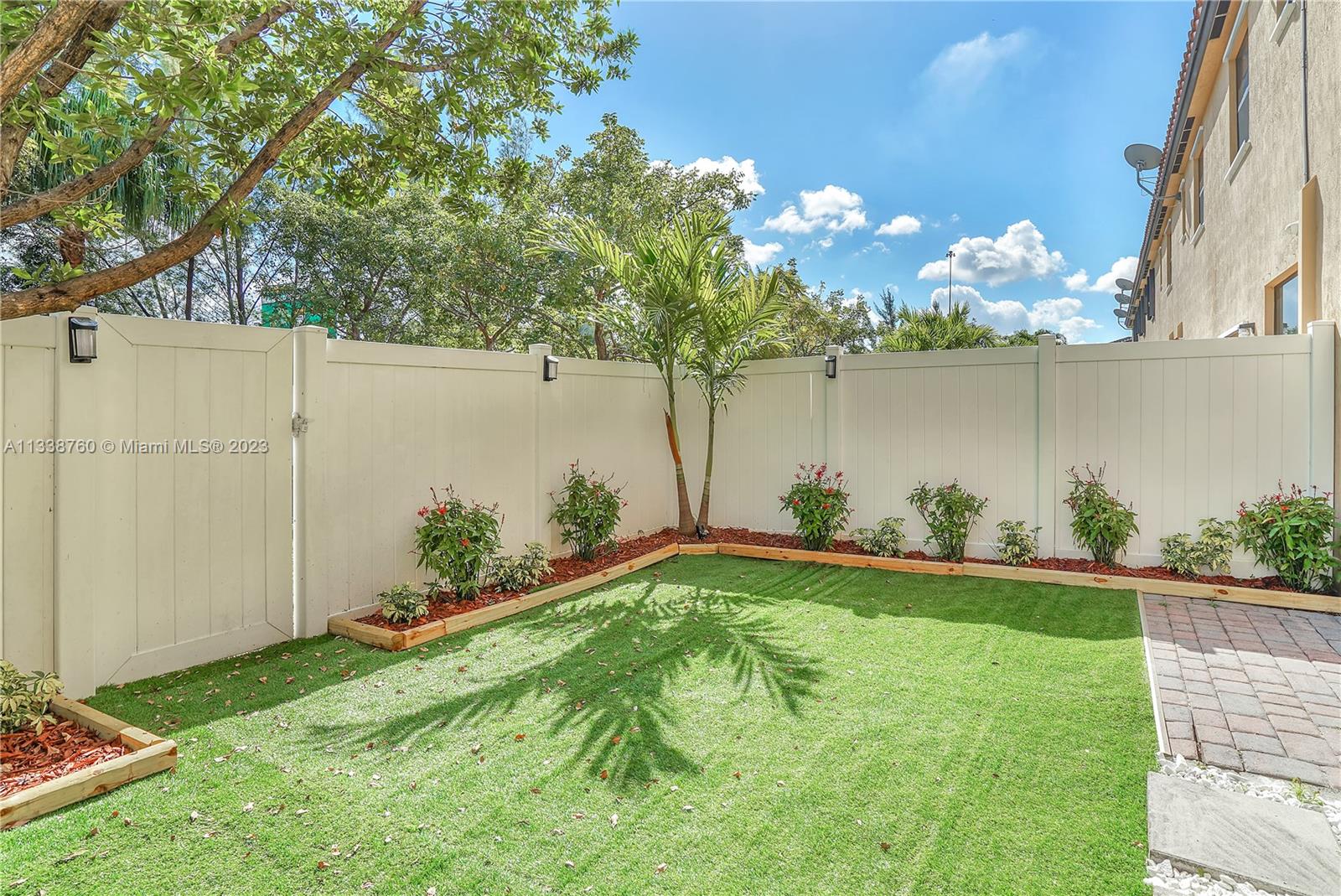 9271 W 32nd Ln Unit: 9271