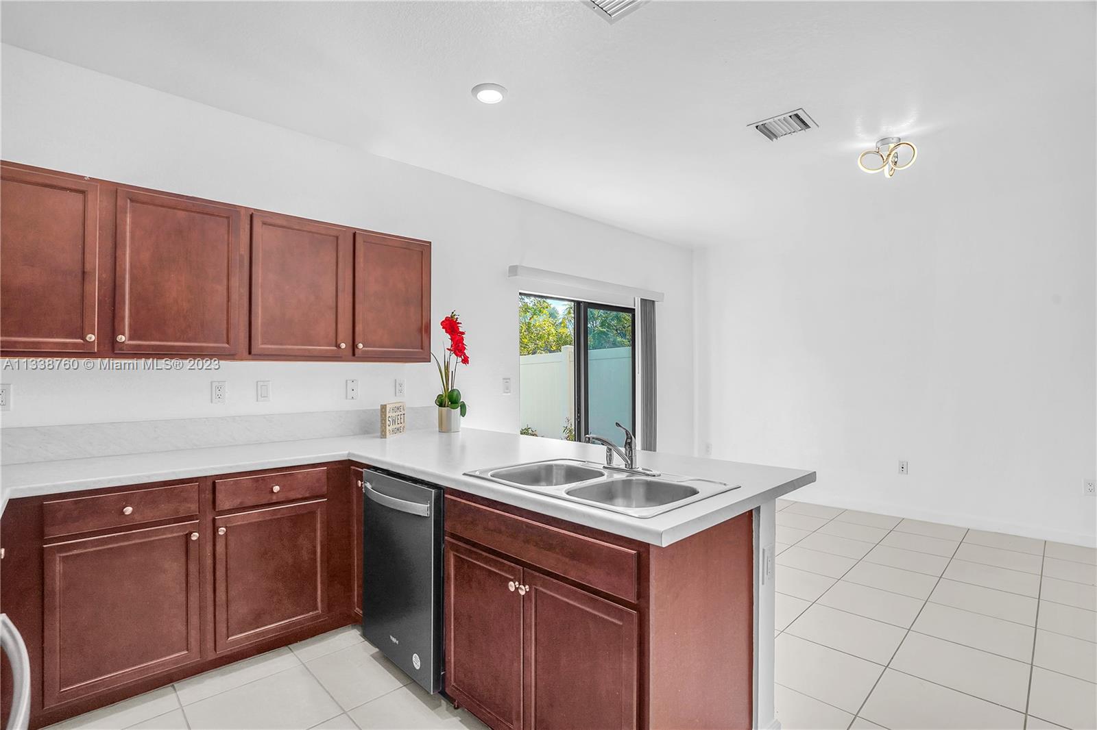 9271 W 32nd Ln Unit: 9271