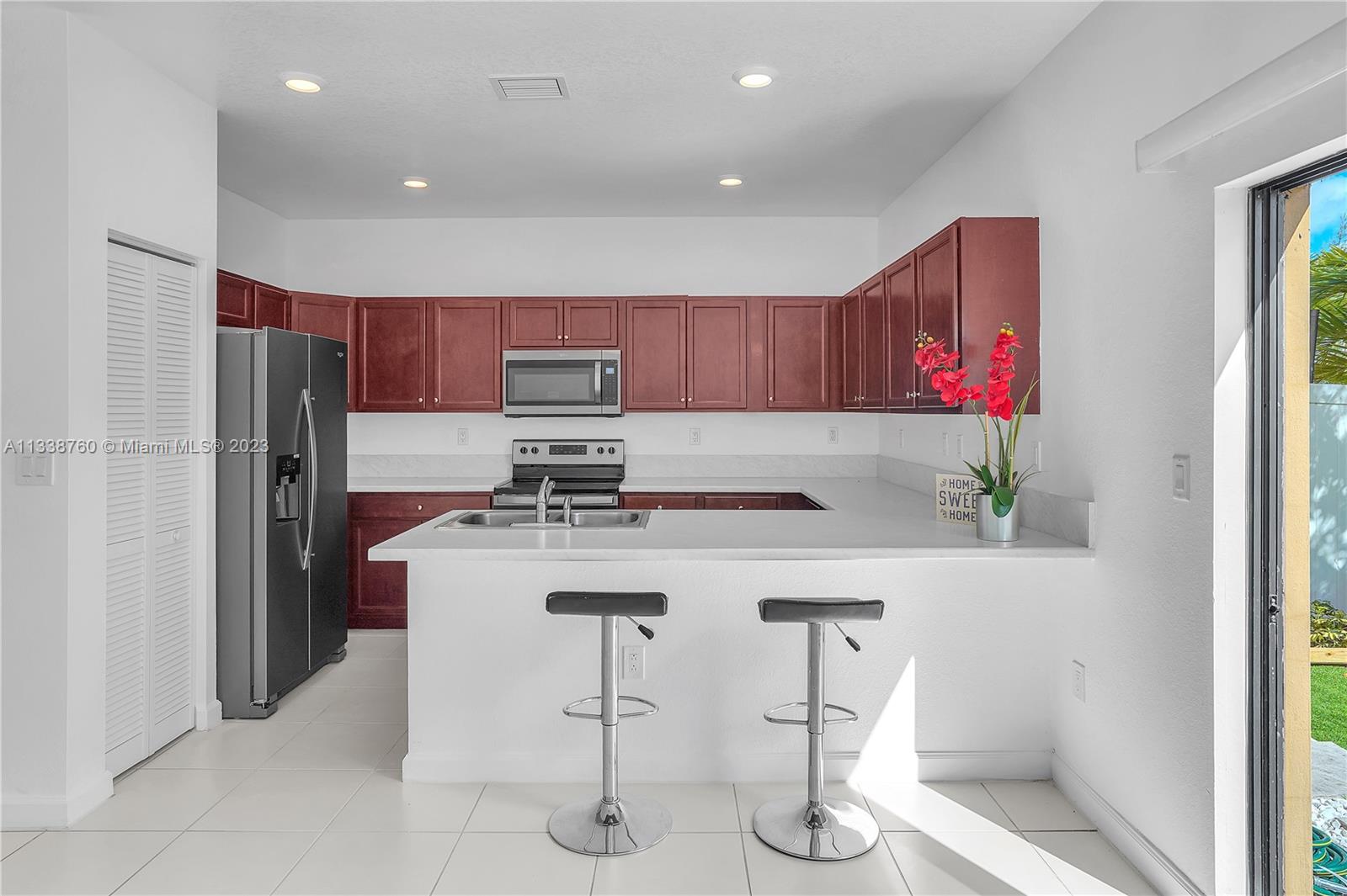 9271 W 32nd Ln Unit: 9271