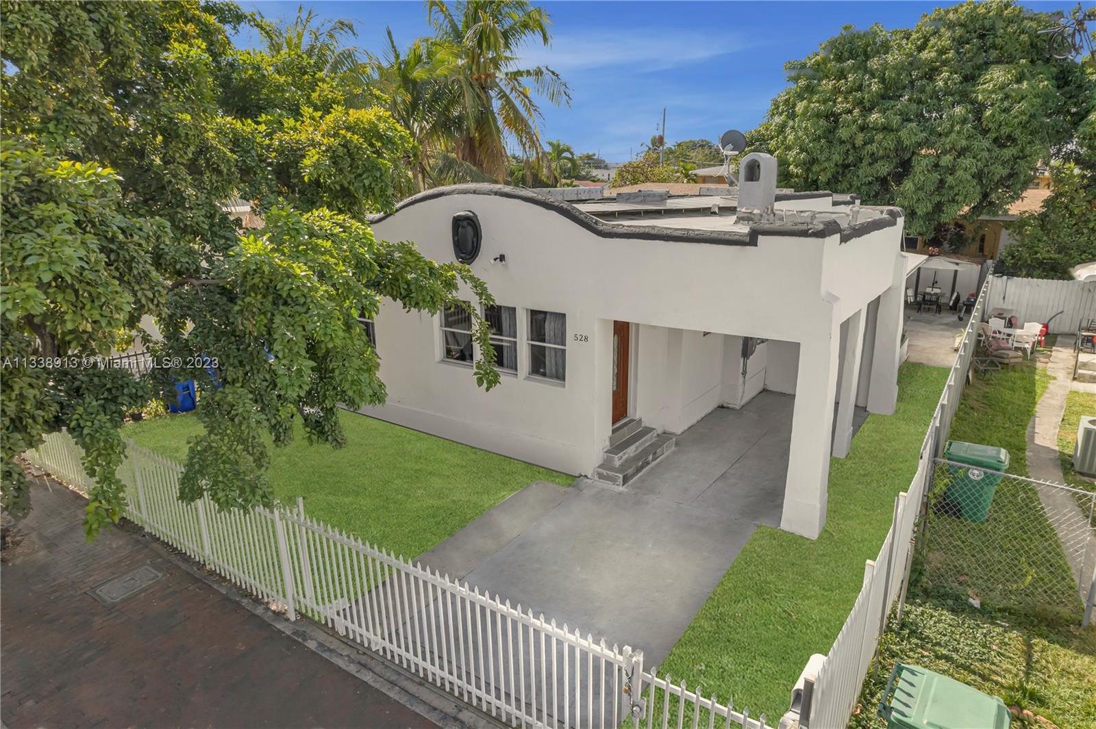528 SW 14th Ave