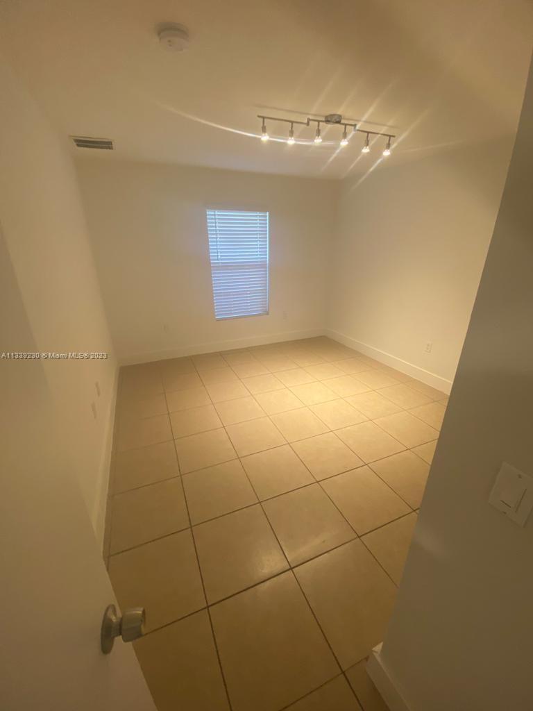 6734 NW 4th Ave Unit: 1