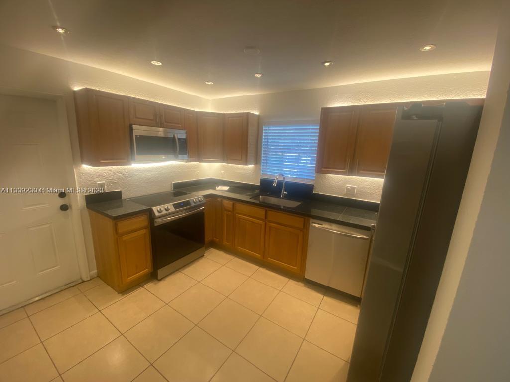 6734 NW 4th Ave Unit: 1