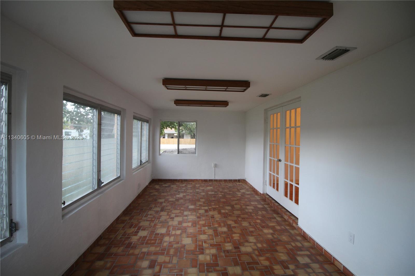 1937 SW 19th Ave Unit: 0