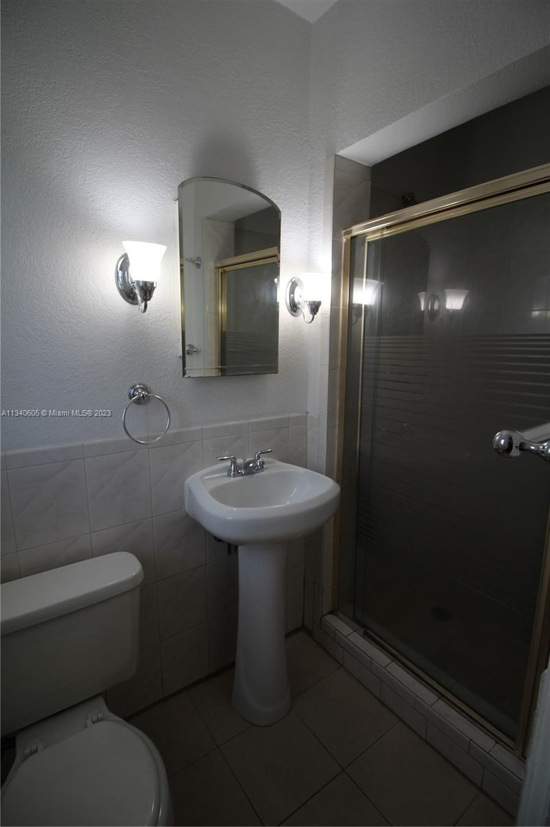 1937 SW 19th Ave Unit: 0