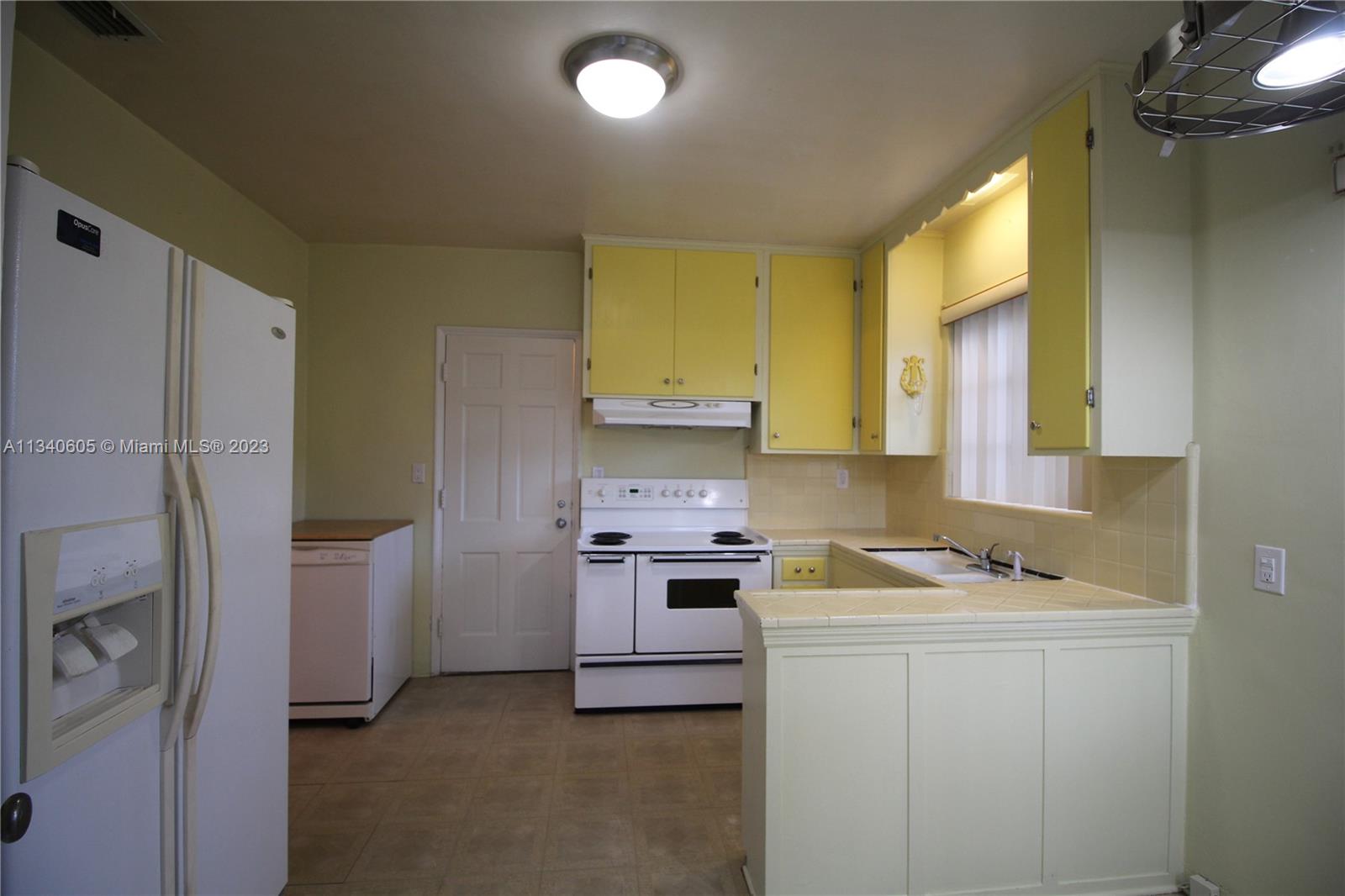1937 SW 19th Ave Unit: 0