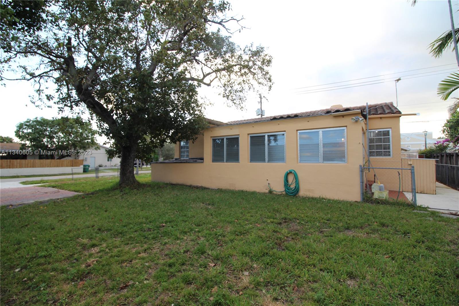 1937 SW 19th Ave Unit: 0