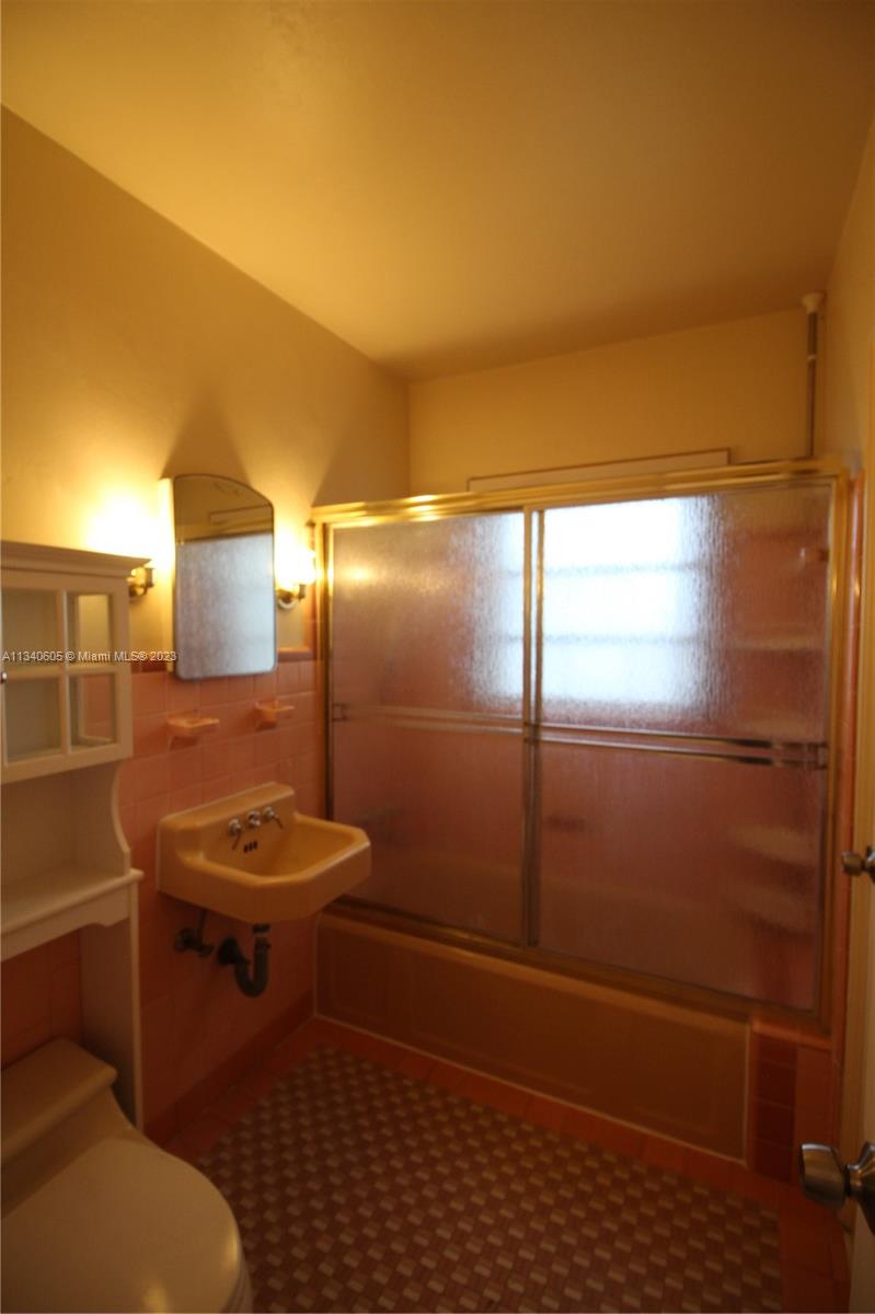 1937 SW 19th Ave Unit: 0