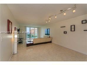 19370 COLLINS AV Unit: 811