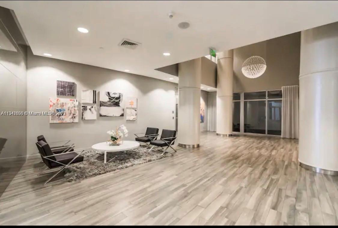 1750 N Bayshore Dr Unit: 1402
