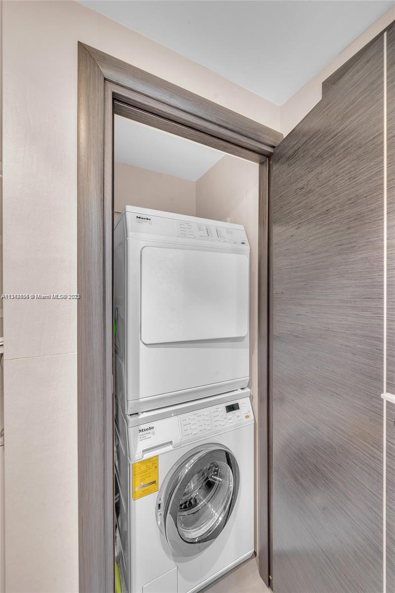 1750 N Bayshore Dr Unit: 1402