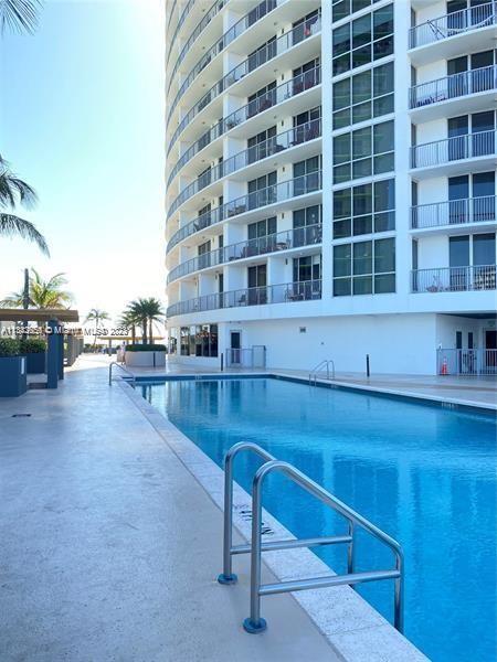 1750 N Bayshore Dr Unit: 1402