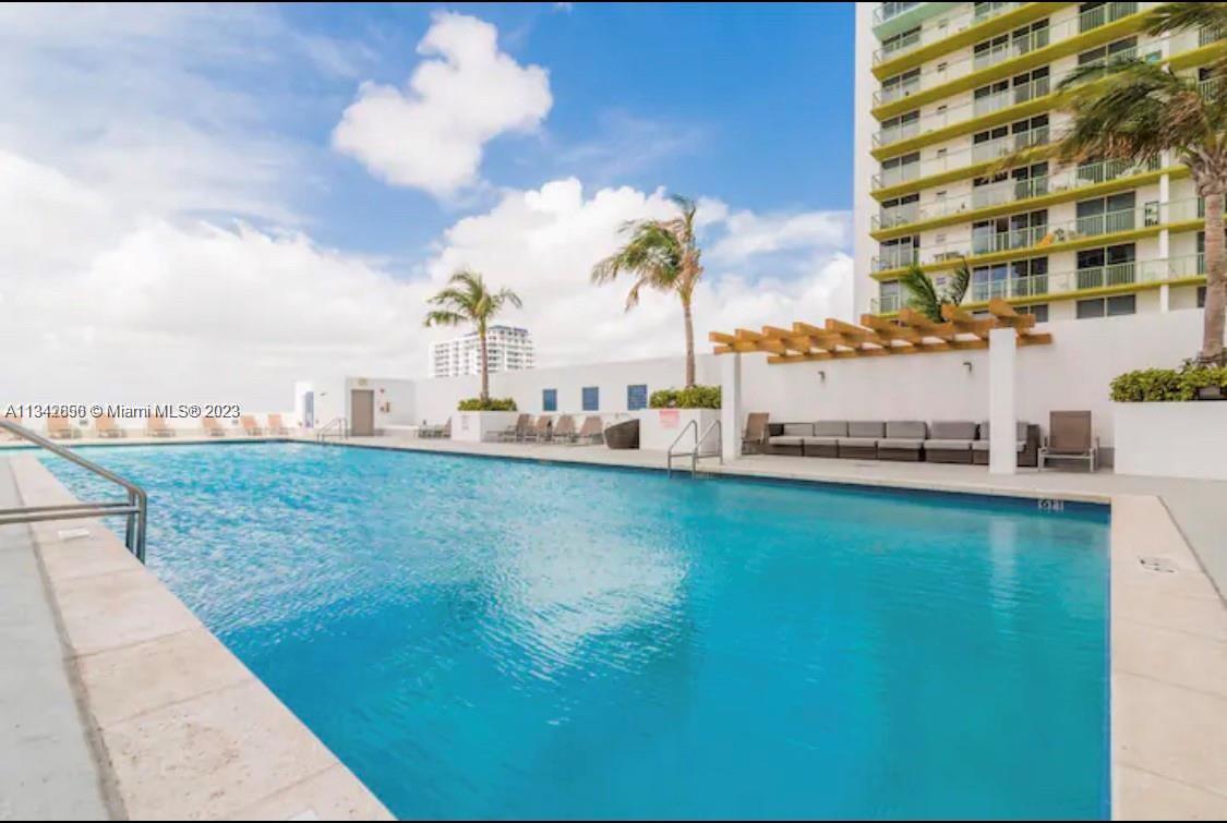 1750 N Bayshore Dr Unit: 1402