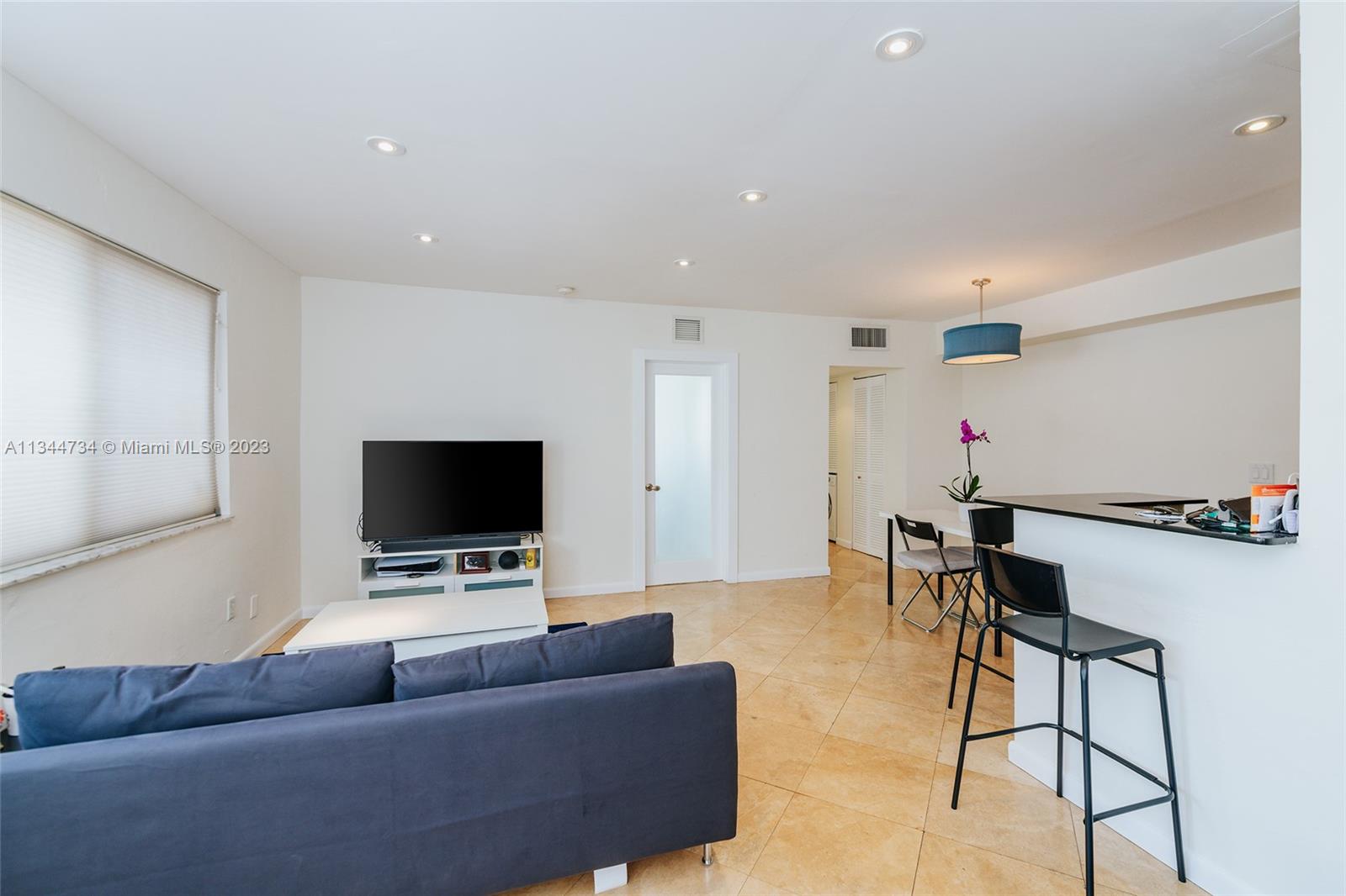 1242 Alton Rd Unit: 206