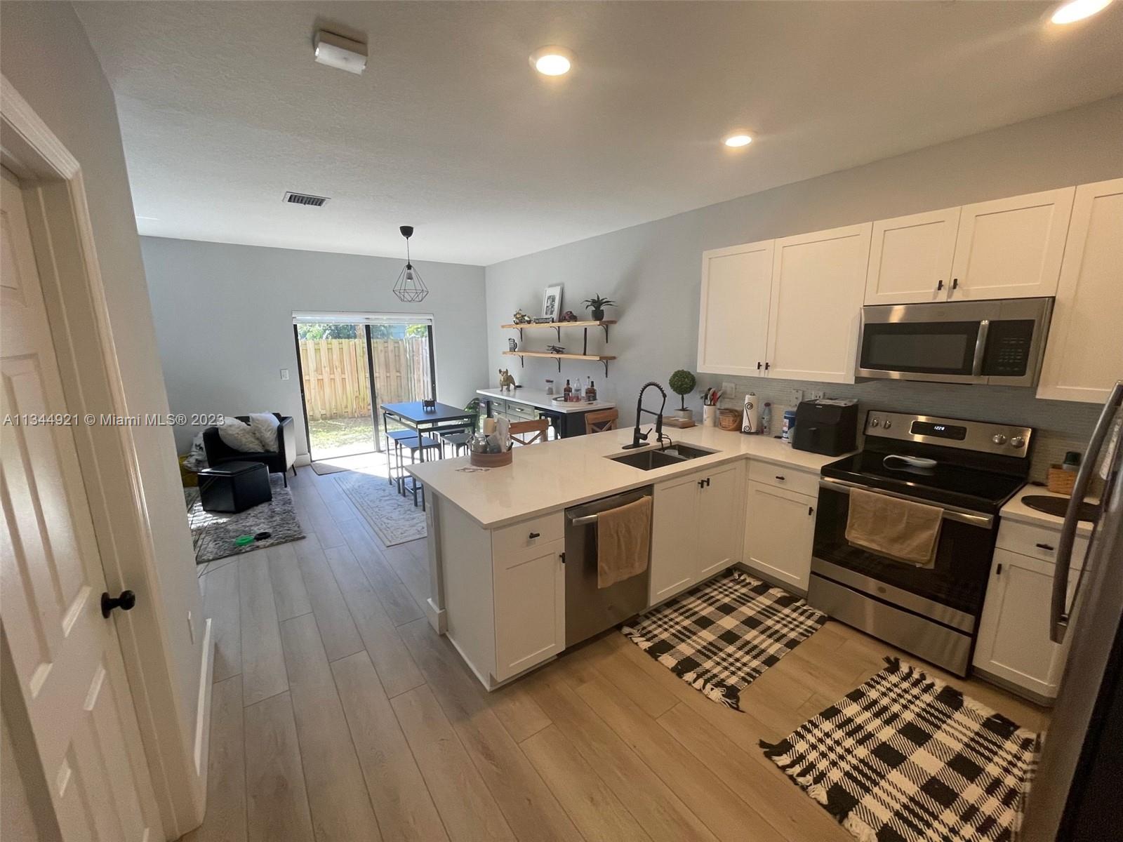 5436 NW 27th St Unit: 5436