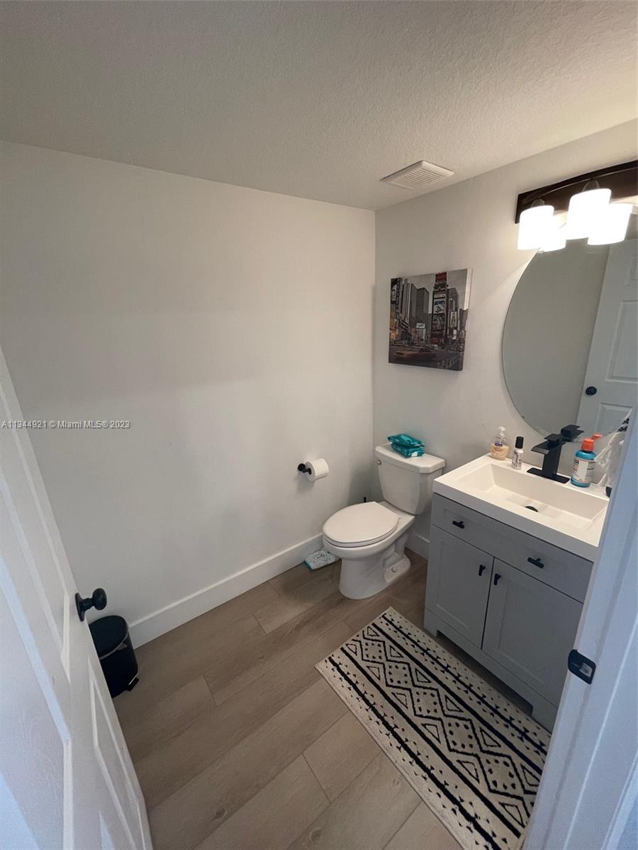 5436 NW 27th St Unit: 5436