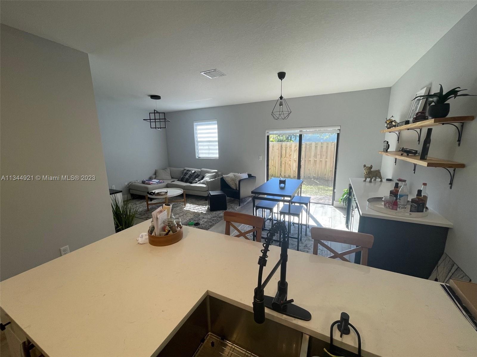 5436 NW 27th St Unit: 5436