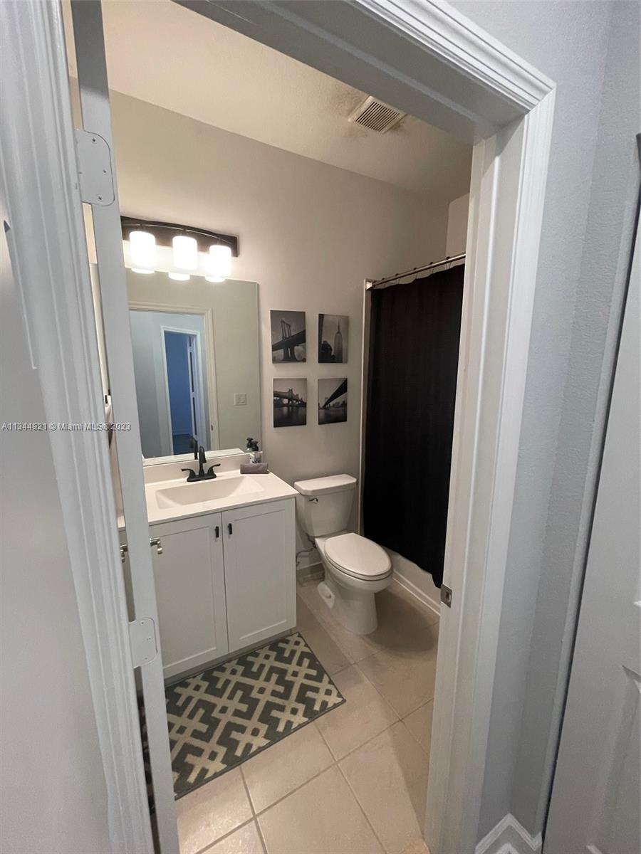5436 NW 27th St Unit: 5436