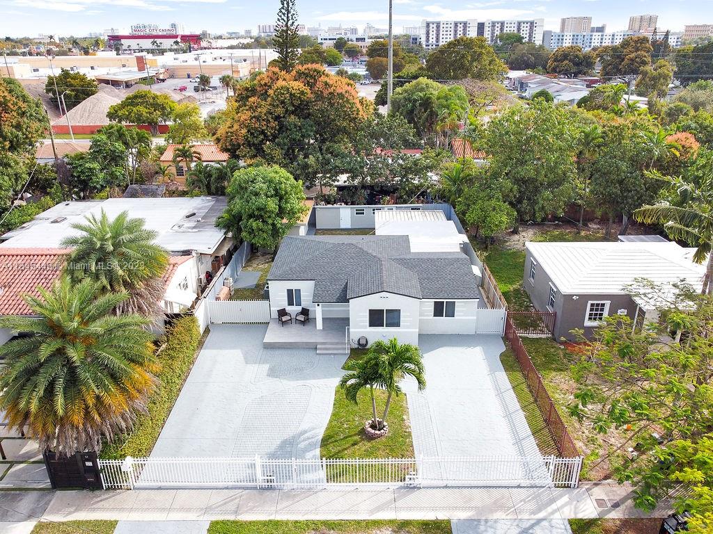 3840 NW 12th St