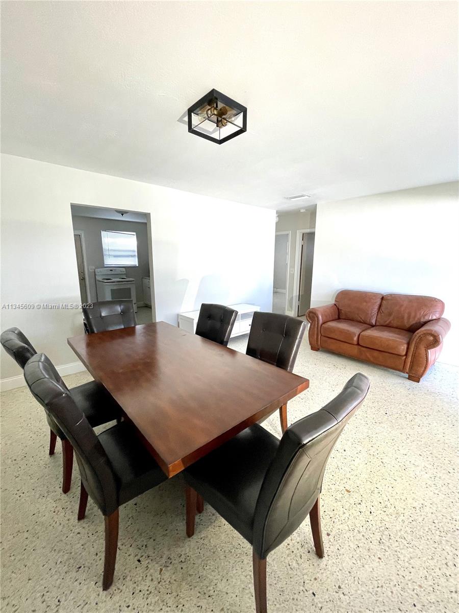 727 SW 7th Ave Unit: 1B