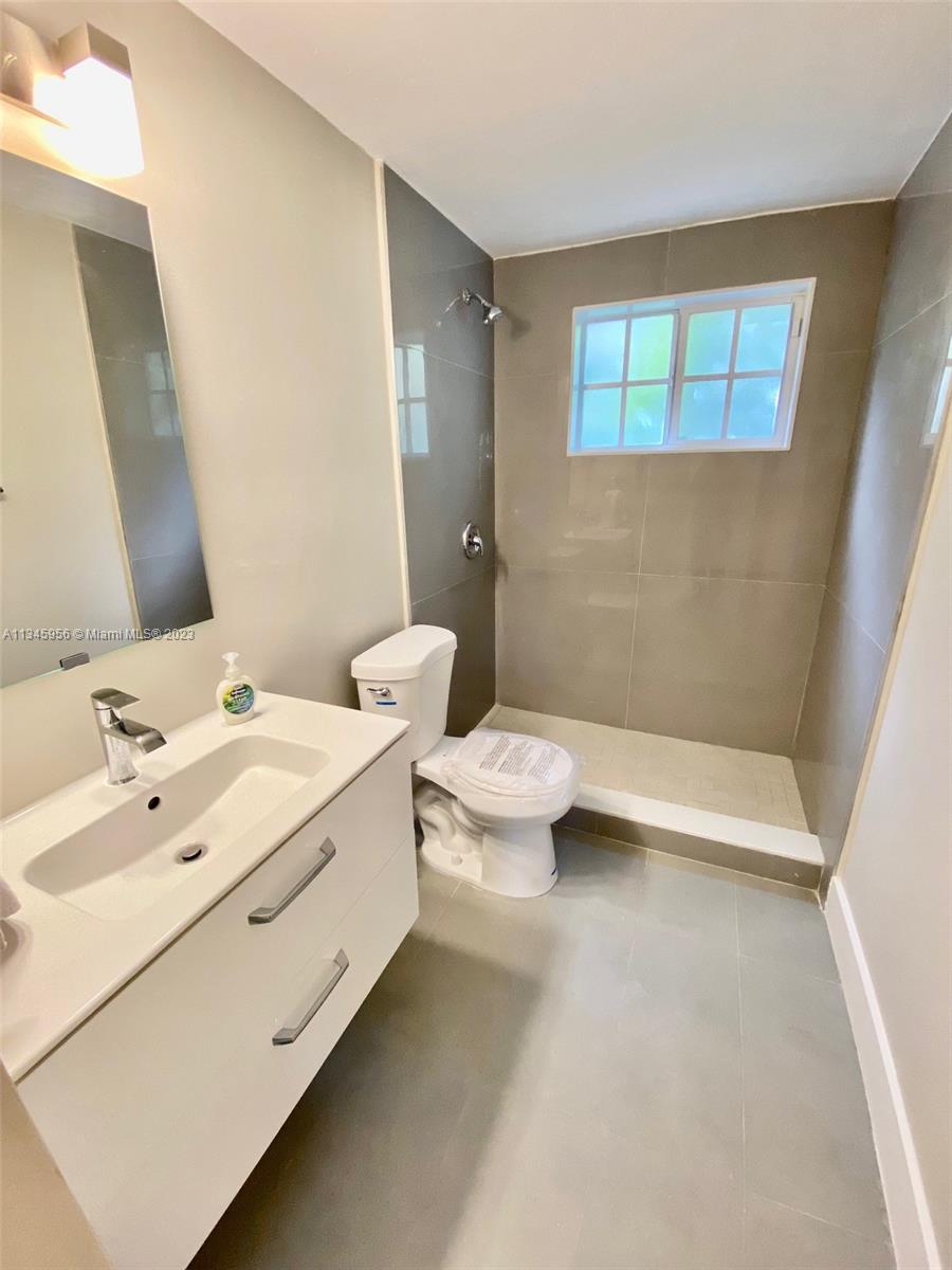 1300 Salzedo St Unit: 3