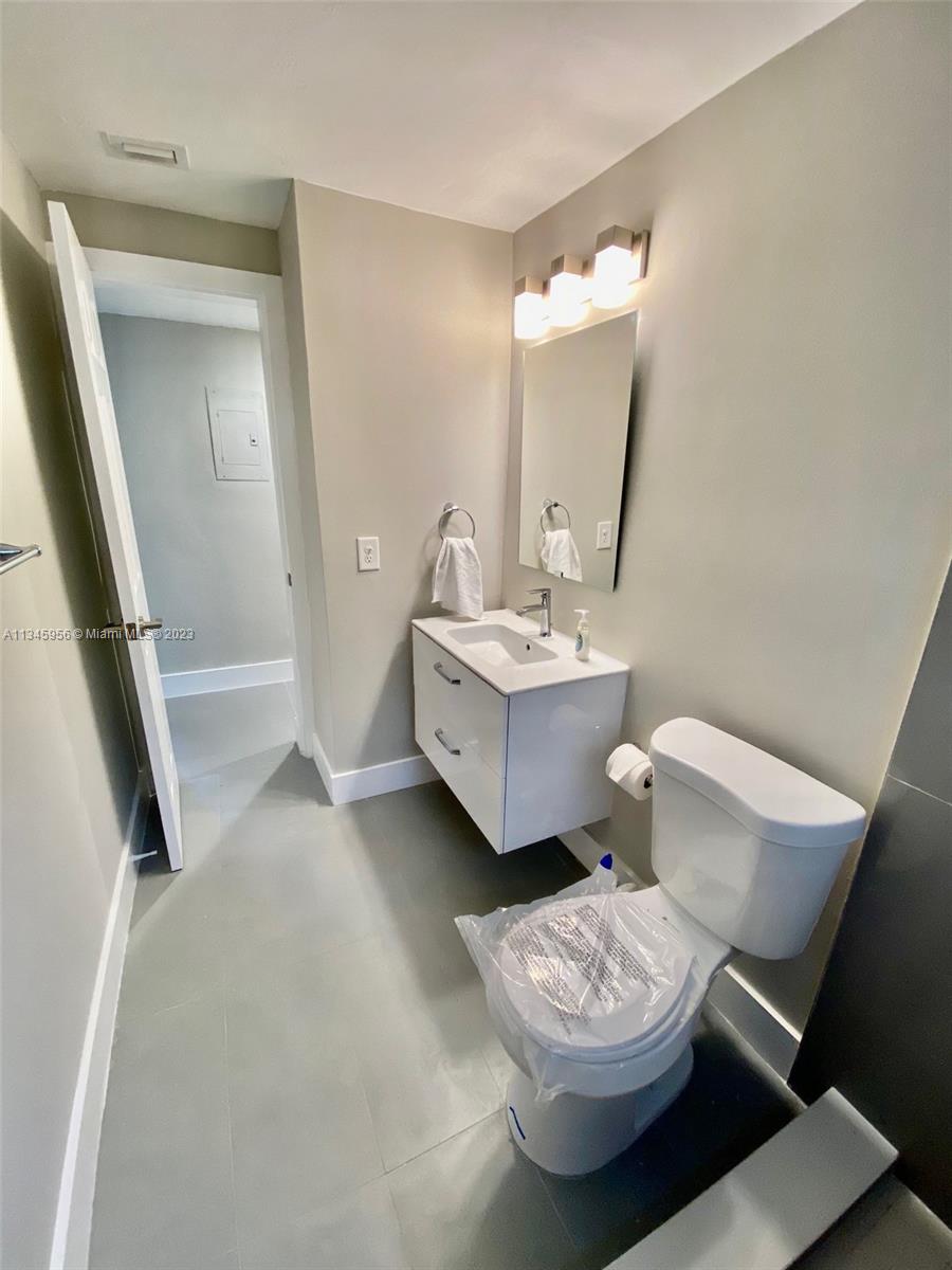 1300 Salzedo St Unit: 3