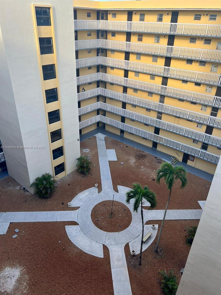 15600 NW 7th Ave Unit: 809