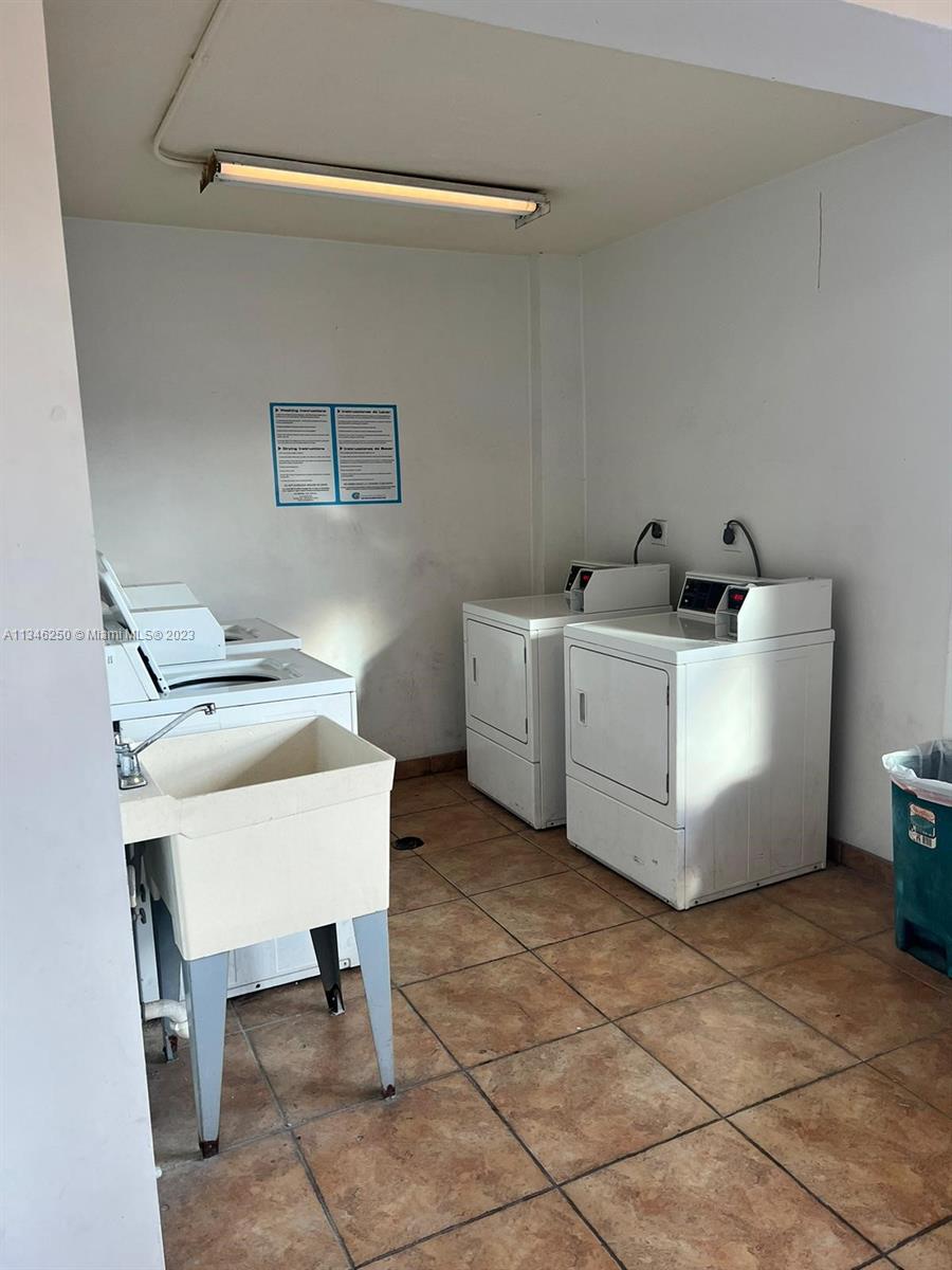 15600 NW 7th Ave Unit: 809