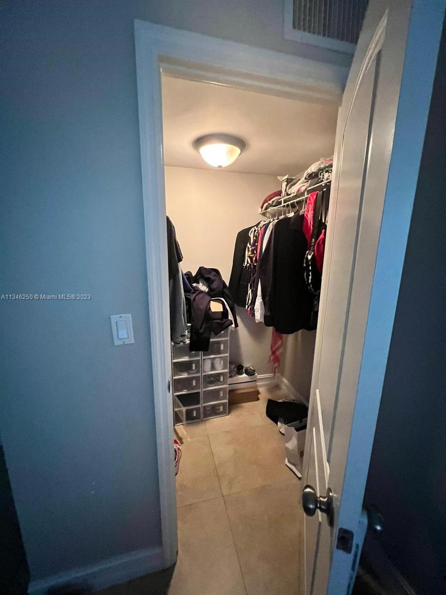 15600 NW 7th Ave Unit: 809